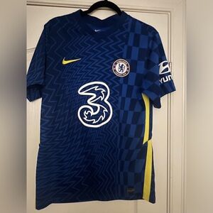 Men’s soccer jersey size medium